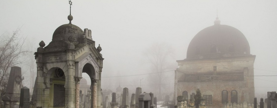 Фотограф издал календарь-2018 с исчезающими местами еврейского наследия в Украине